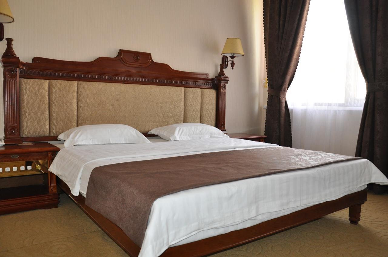 Firuz Hotel Khujand Rum bild