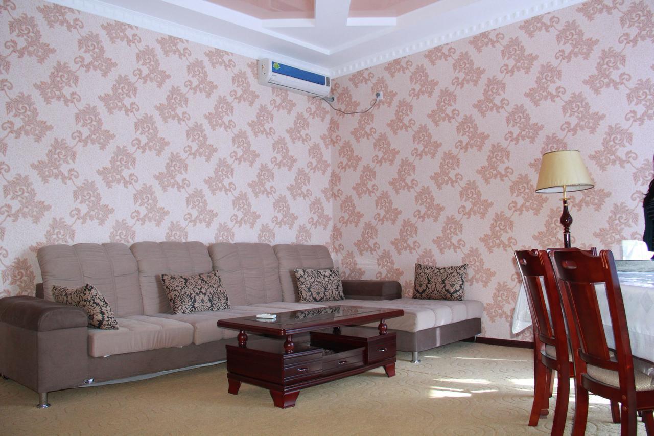Firuz Hotel Khujand Rum bild