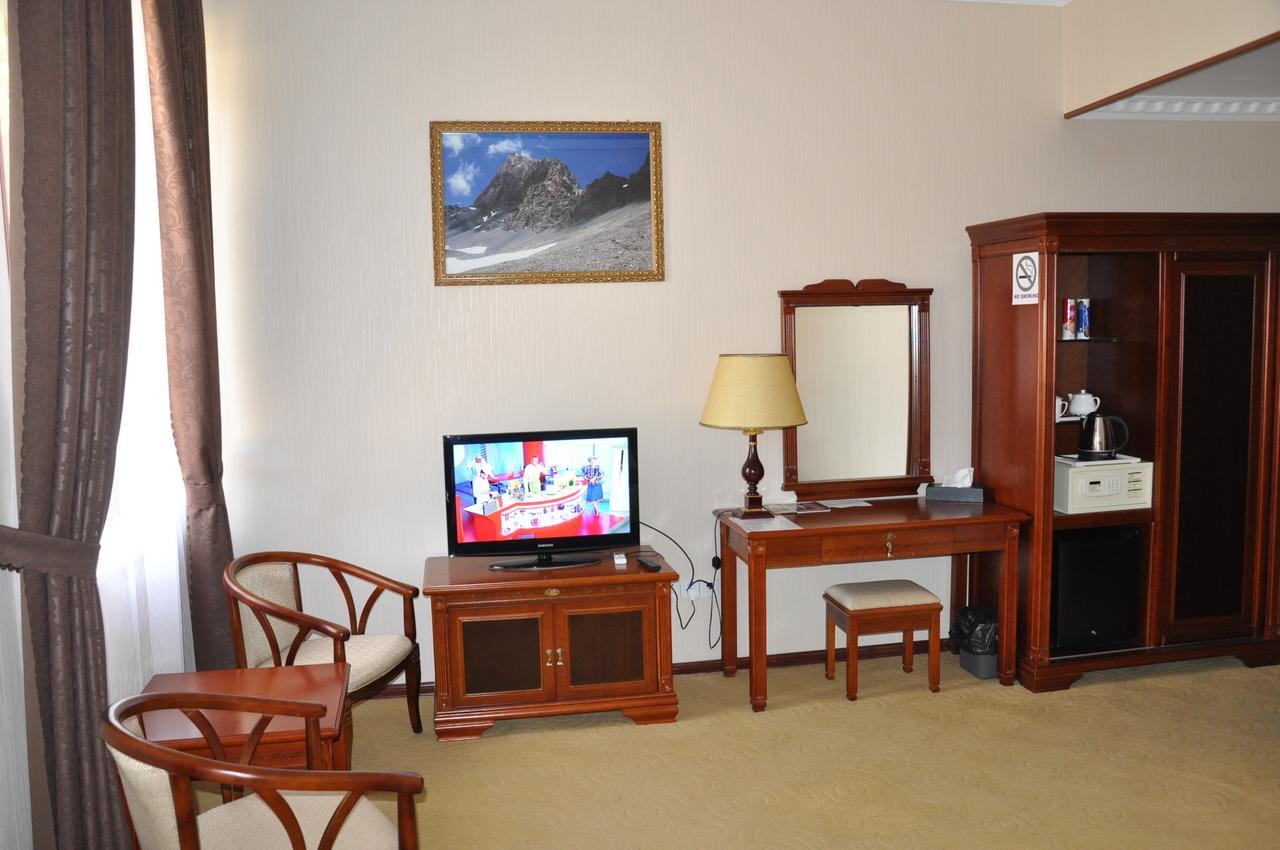 Firuz Hotel Khujand Rum bild