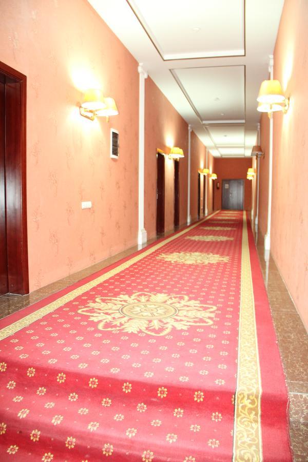 Firuz Hotel Khujand Exteriör bild