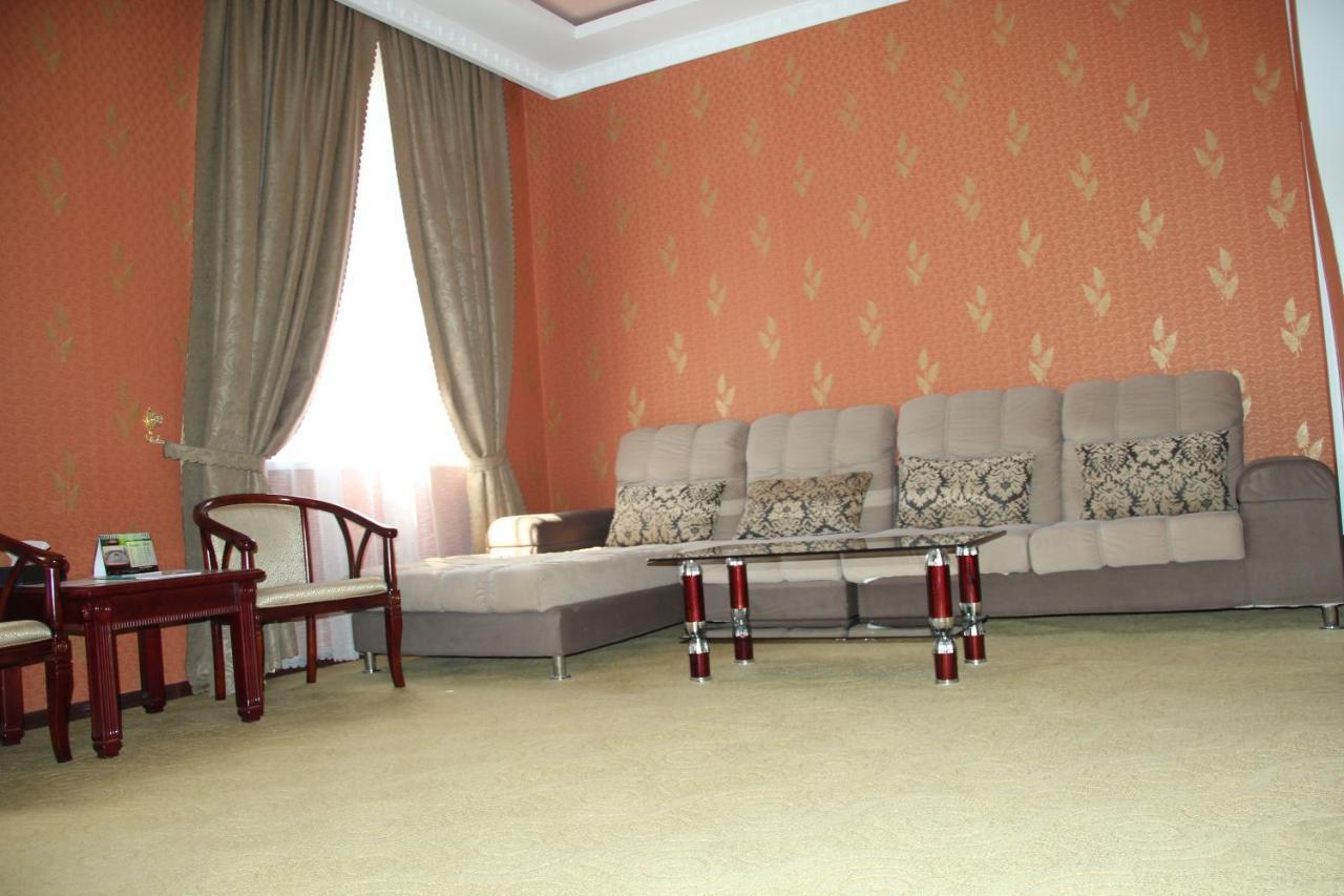 Firuz Hotel Khujand Exteriör bild